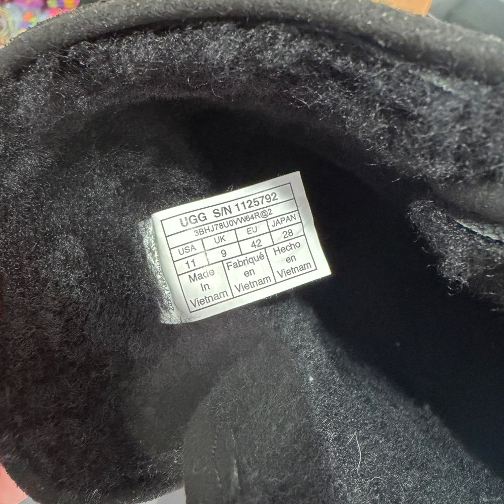 Ugg Short Boot - image 5